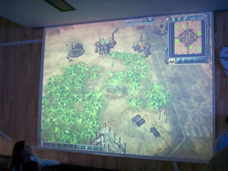 C&C3 on a projector screen, awesome
